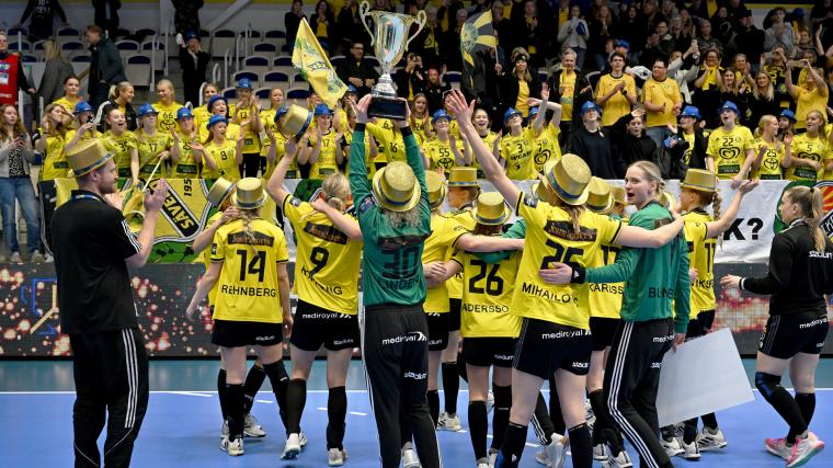 Damerna vann ATG Svenska cupen i vårens och siktar nu på repris, men först måste Skövde besegras även nästa onsdag för att laget ska nå kvartsfinal.