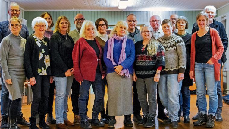 Konserten äger rum den 18 december i Christinae kyrka. På bild: Ylva Björnstam, körledare, och Leif Brandin, körmedlem.