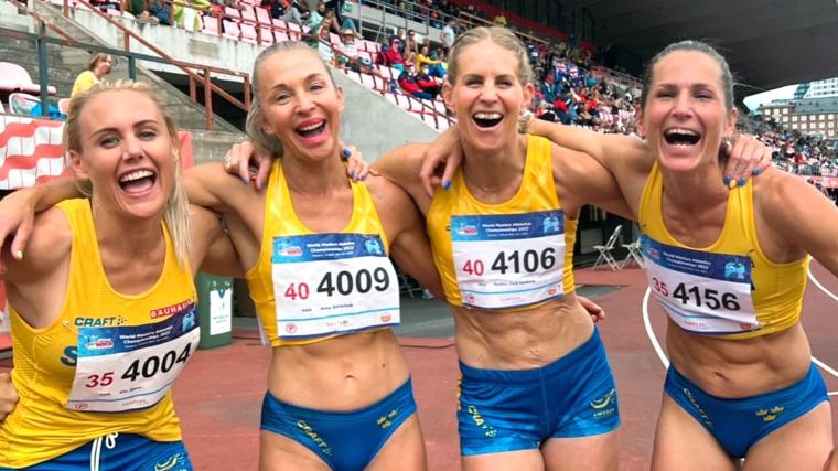 Elin Bjerre, Anna Björkstedt, Paulina Orell Sahlberg och Sara Wiss. Tillsammans tog de VM-guld på 4x100 meter stafett.