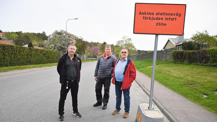 David Steffensson, ägare av Circle K på Askims stationsväg, och Henrik Helgegren och Lars-Olof Albert som bor i området, är kritiska till stadsmiljöförvaltningens beslut att enkelrikta Askims stationsväg på prov under sex veckor. De menar att det bara skapat trafikkaos på intilliggande gator.
