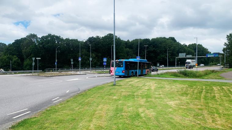 Kommunens detaljplan för Mölnlyckemotets södra infart innefattar mark för verksamhetslokaler, en mer välkomnande infart samt förstärkta vägar och gång- och cykelbanor. Nu har detaljplanen har upphävts genom ett beslut i Mark- och miljööverdomstolen.