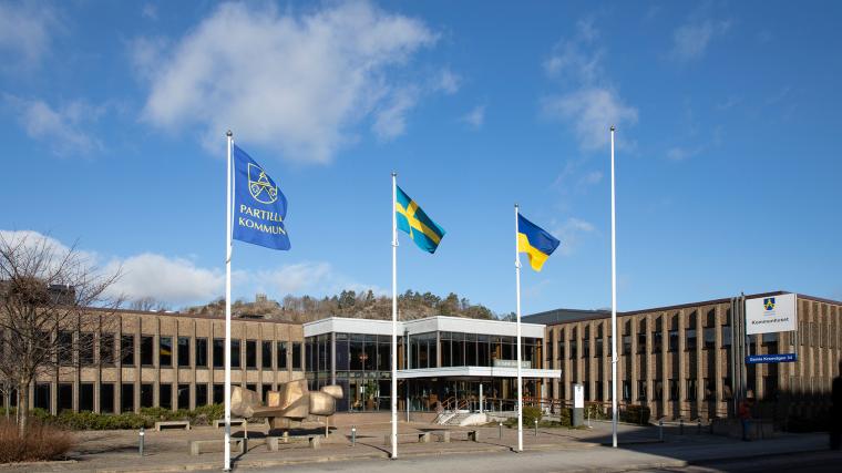 Sedan i fredags förra veckan flagga Partille kommun ukrainskt utanför kommunhuset.