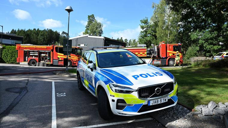 Ett flertal blåljusenheter var på plats. Ingen person kom dock till skada.