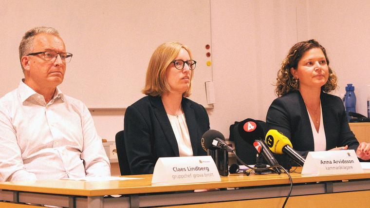 &Aring;klagarmyndigheten i Borås kallade tillsammans med polisen till pressträff under onsdagen. Gruppchef Claes Lindberg, kammaråklagare Anna Arvidsson och kammaråklagare Hediey Kurt.