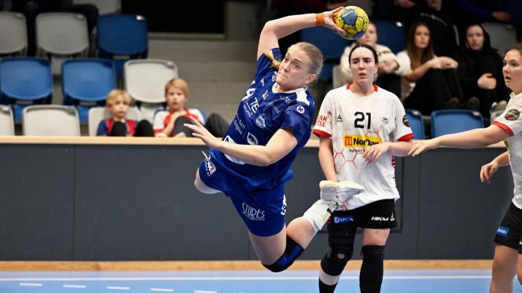 Med sina fyra mål blev Linn Andrén matchen lirare ocg kunde nöjt se tillbaka på årets första seger damallsvenskan.