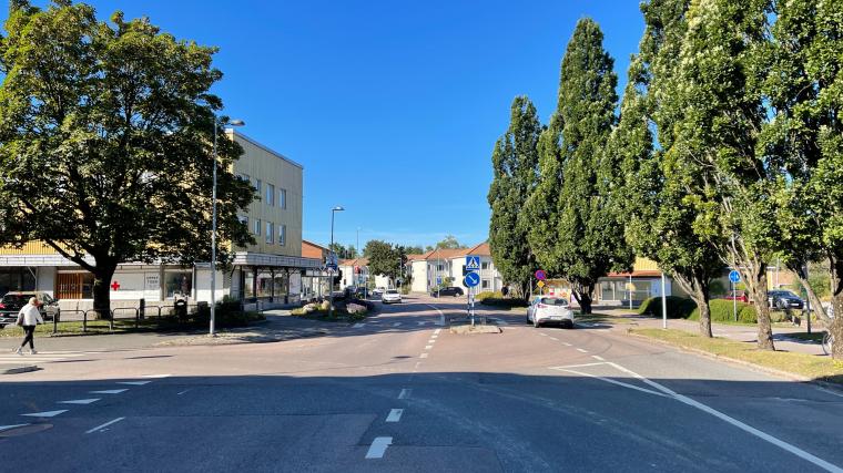 En klåfingrig besökare tog sig in mitt i natten på ett äldreboende i Lerum och stal från personalen.