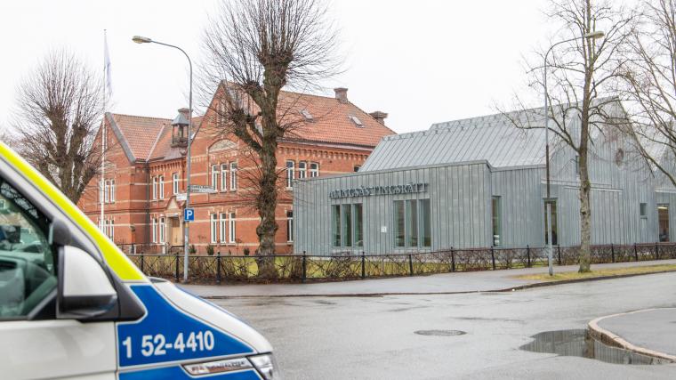 I dag kom domen från Alingsås tingsrätt i fallet med mordet kring Henrik.