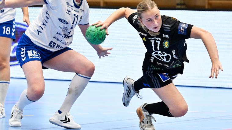 Stina Wiksfors är en av de spelare som kommer få visa framfötterna under säsongen. Från att ha spelat 50 minuter totalt förra säsongen blev det 50 minuter under gårdagens seriepremiär i Handbollsligan dam mot Aranäs.