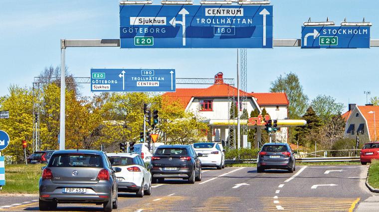 &Auml;ven längs riksväg 42 genom Sollebrunn uppstår trafikbuller från den tunga trafiken.