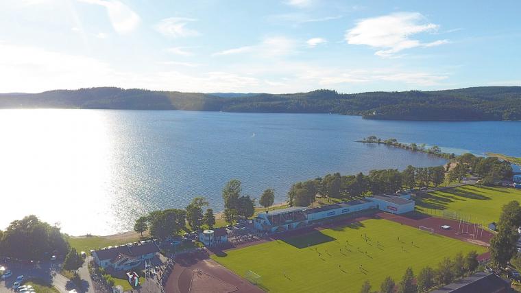 Playa Mjörn och piren får ett rejält lyft med ny spång, bollplaner, grillplats och belysning. Bilden är ett gestaltningsförslag.