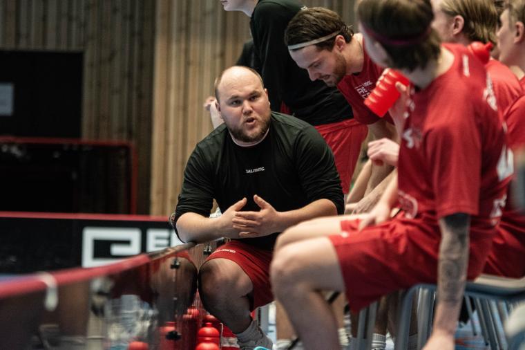 Pojklagstränaren Andreas Franzén ska leda FBC:s allsvenska herrlag under säsongen sex sista matcher.