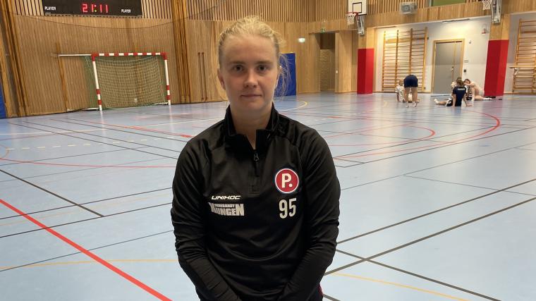 Det blev en tuff hemmapremiär för Partille Wizards, som föll mot Växjö Vipers med 4-8. Efteråt var kapten Sanna Olsson besviken.