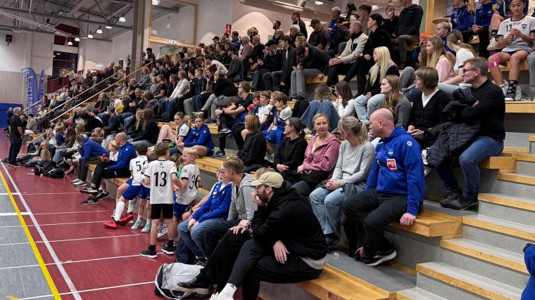 Förbohallen fylldes under söndagen där det visades mycket hjärta och glädje på och utanför planen.