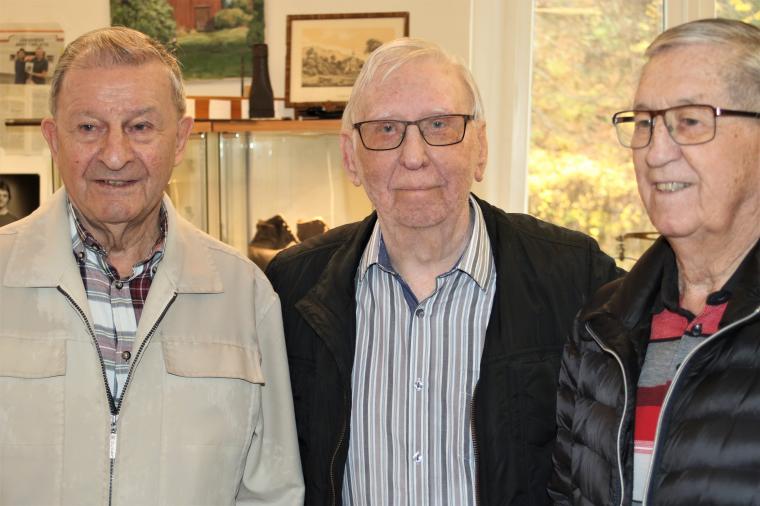 Tre gamla Jonseredsspelare som alla har drygt 90 år på nacken. Gunnar Samuelsson, Reino Börjesson och Elof Johansson.