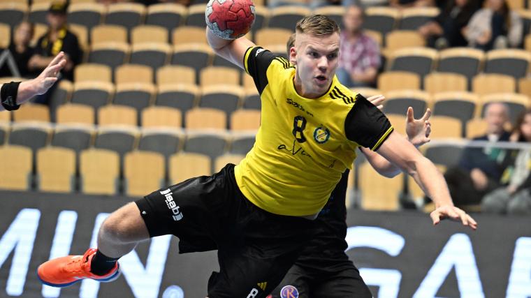 Nyförvärvet från Island, Birgir Steinn Jónsson stod för sju mål i bortamötet mot Malmö som slutade 35-27 och Sävehof är nu vidare till kvartsfinal i ATG Svenska cupen