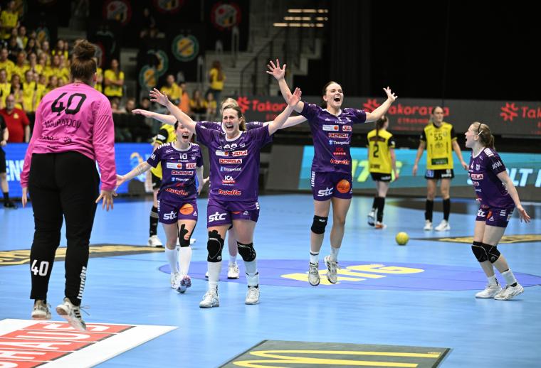 Skarajubel i Partille arena igår när västgötarna vann sitt första SM-guld.