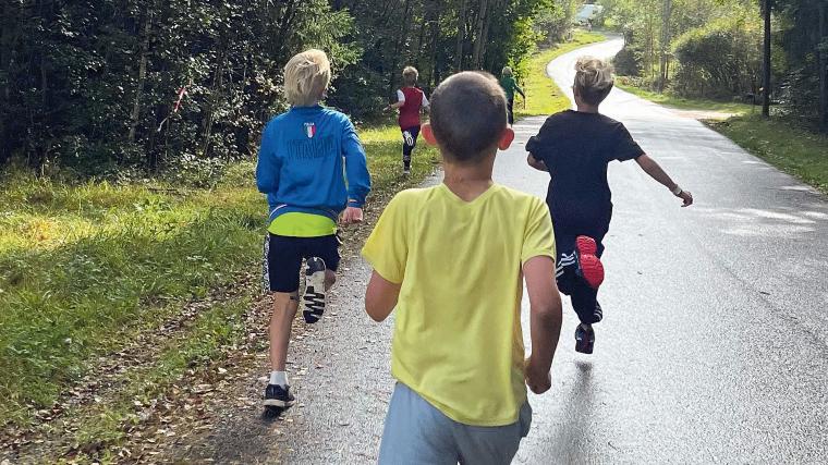 Hällingsjöskolan har en tradition av att delta i Skoljoggen. I år sprang eleverna en ny slinga som uppskattades av deltagarna.