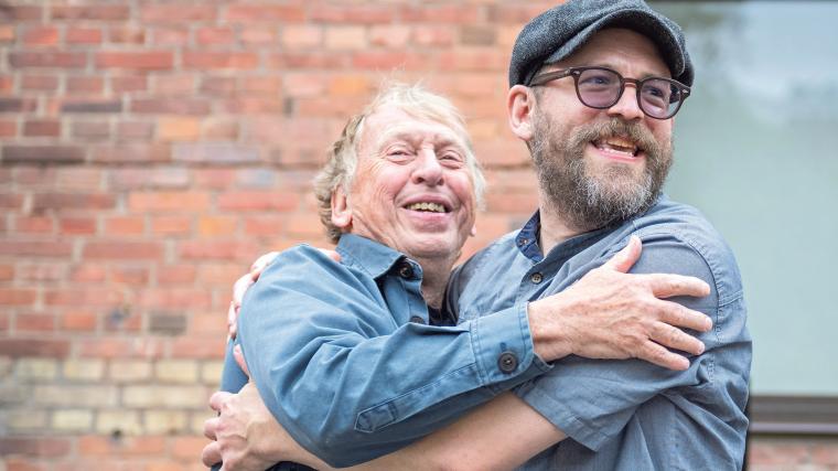 Thomas Von Brömmsen och Eric Ericson på brödbutiken i Jonsereds fabriker