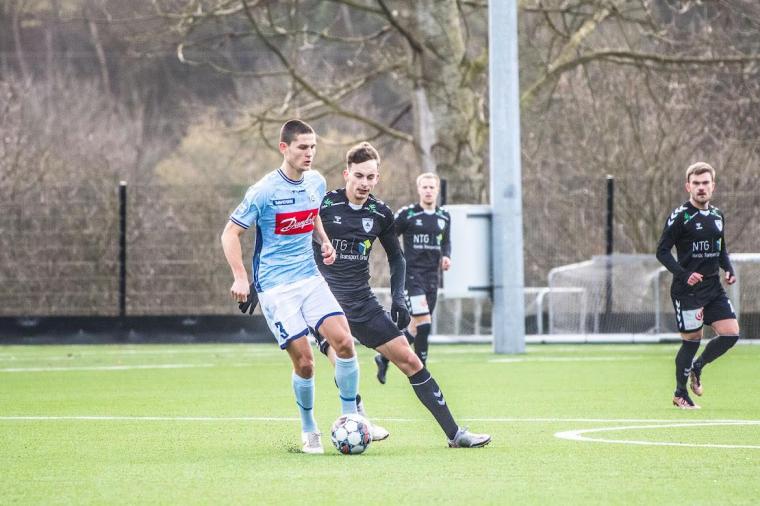 Efter att ha bytt från amerikanska till danska ägare så andas Rasmus Wikströms Sønderjyske optimism igen då klubben siktar mot att ta sig upp till Superligan igen. <span id=\