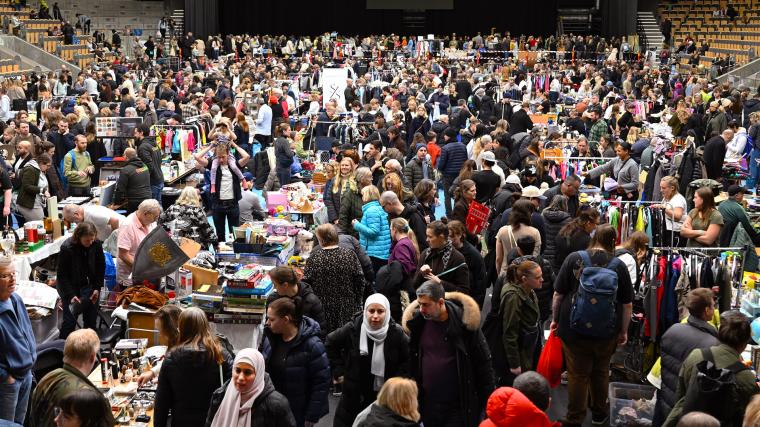 En känsla av kaos och lite panik inföll sig när man spanade ut över A-hallen under första timmen. Agorafobi och Mysofobi saknades bland besökarna.