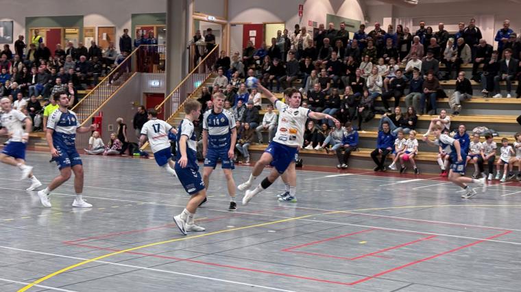 Härliga inspel gav spektakulär handboll man sällan ser i division två normalt.