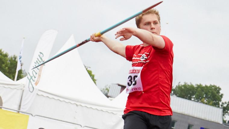 Carl tog guld i R-stående spjut under SM-veckan i Uddevalla