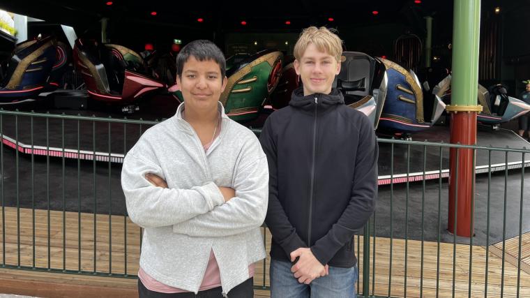 <span>Ali Malik och Adam Bengtsson utanför Kraftverket.</span>