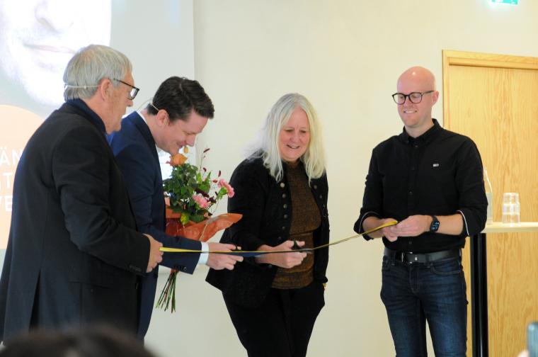 Sven O. Karlsson (ordförande FFLK), kommunalråden Alexander Abenius (M) och Renée Bengtsson (S) och Daniel Liljeblad (vice ordförande Företagarna i Lerum) klippte invigningsbandet.