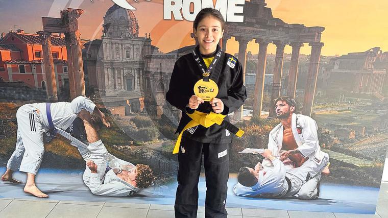 Celiné Flores, från Mölnlycke, var i veckorna i Rom och deltog i årets jiu-jitsu EM. Där blev det seger för 10-åringen.