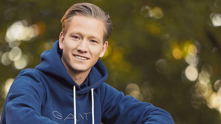 Charlie Eriksson bor i Mölnlycke och grundade den ideella organisationen Aldrig Ensam 2013.<br /><br />