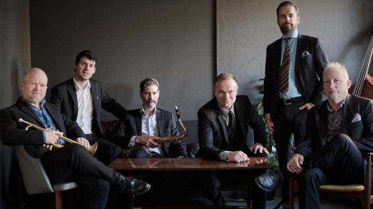 Second Line Jazzband är ett fenomenalt band dessutom välklädda tycker Mats Hallberg som är imponerad över bandets besök på Råda Rum.