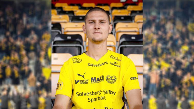 Rasmus Wikström lämnade Danmark för Mjällby som just nu ligger på en sjundeplats i Allsvenskan på 31 poäng.