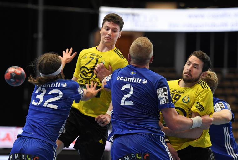 Elias Ellefsen &Aacute; Skipagötu i segermatchen mot Ystads IF