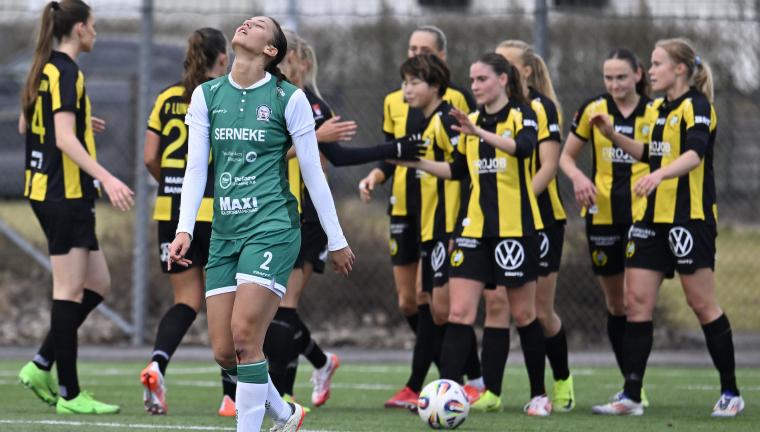 AIF:s Malva Larsson deppar efter ett av lagets fyra insläppta mål i cupmatchen mot \