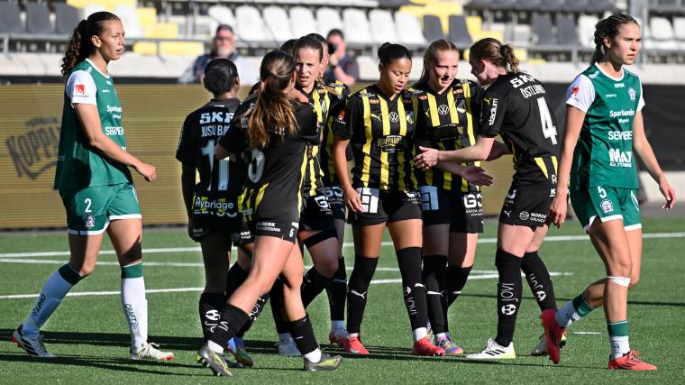 Ett av många Häckenjubel på Bravida arena när hemmalaget vann mot Alingsås.