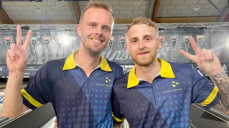James Blomgren och Jesper Svensson är glada över EM-guldet.